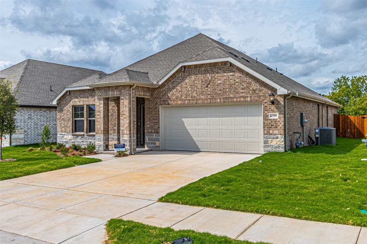6208 Chickney Dr - Photo 2 of 25