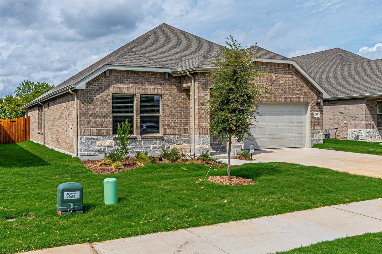 6208 Chickney Dr - Photo 3 of 25