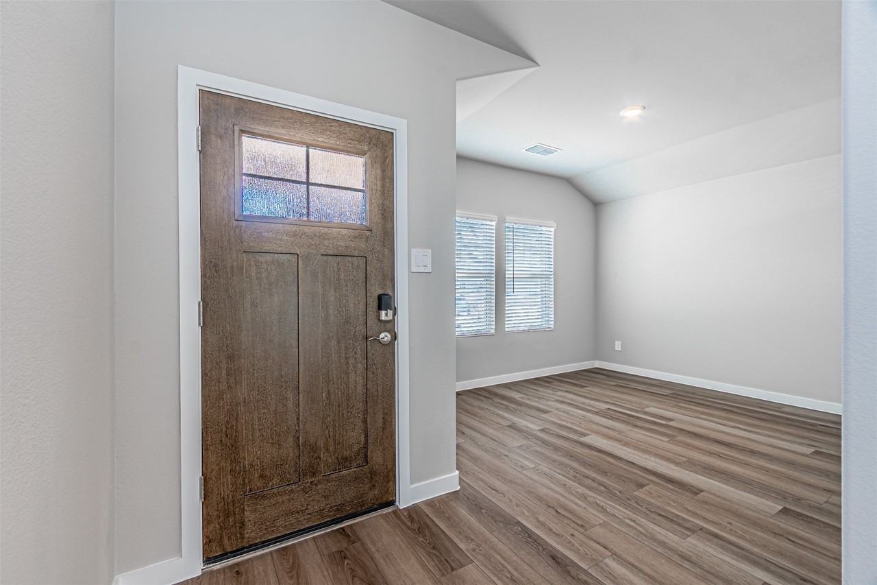 6208 Chickney Dr - Photo 5 of 25