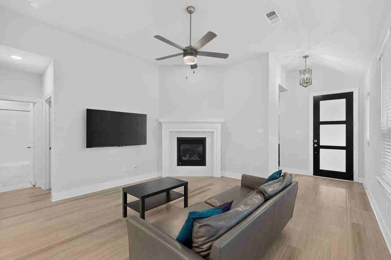 1636 Whispering Meadow Dr - Photo 6 of 40