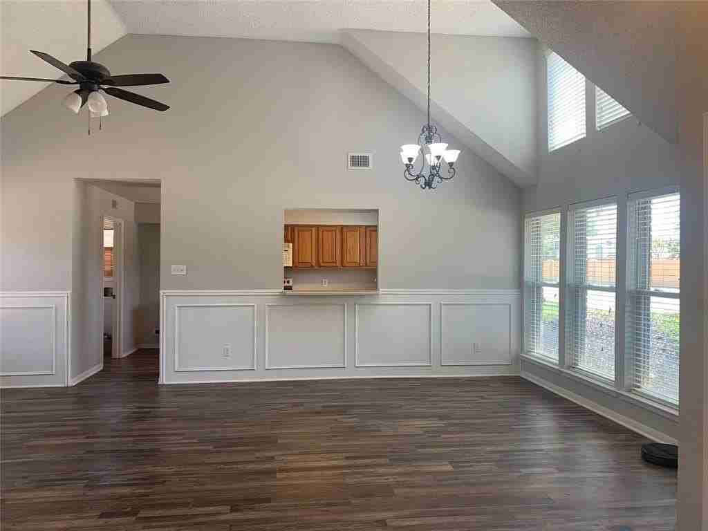 2766 Claremont Dr - Photo 2 of 22