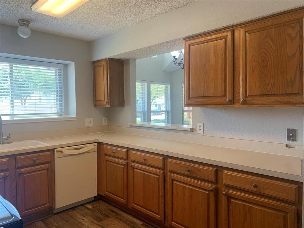 2766 Claremont Dr - Photo 6 of 22