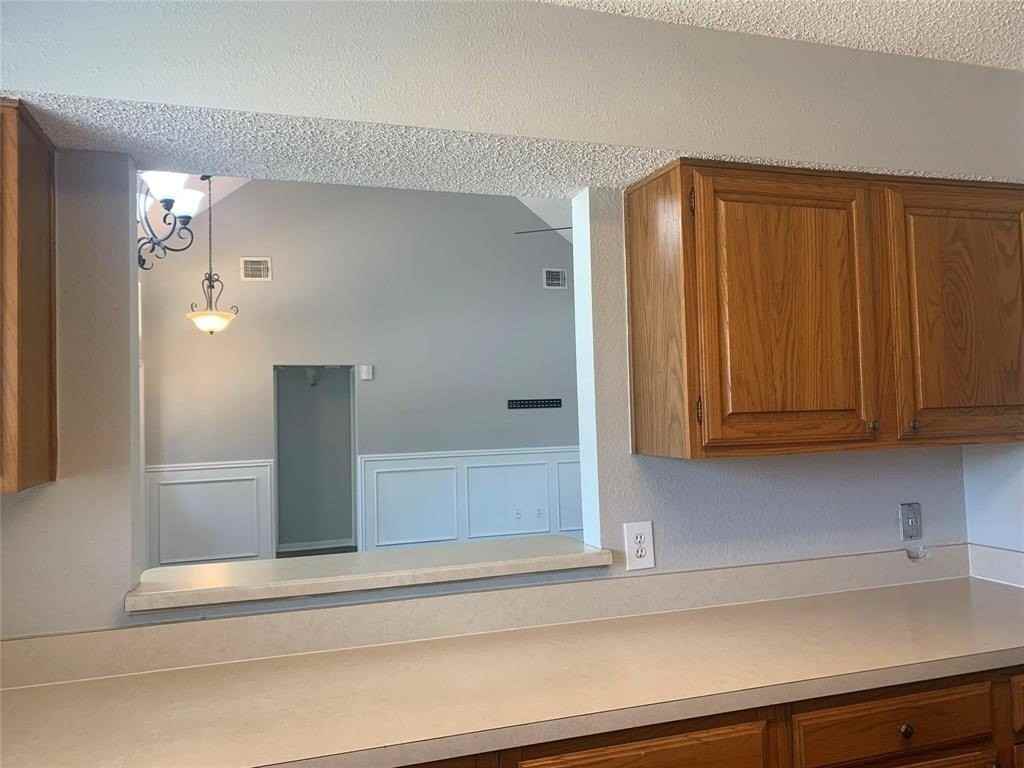 2766 Claremont Dr - Photo 7 of 22