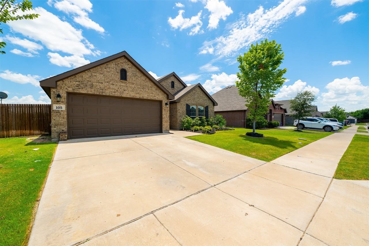 105 Cheryl Dr - Photo 2 of 31