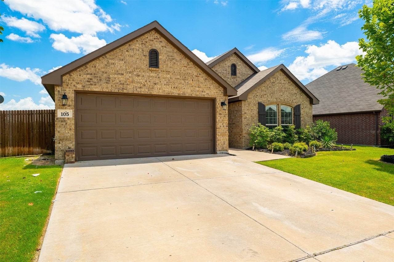 105 Cheryl Dr - Photo 3 of 31