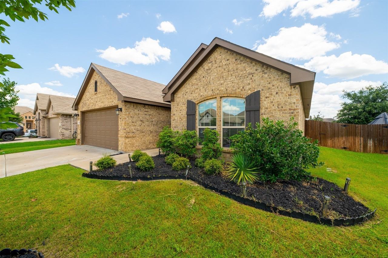 105 Cheryl Dr - Photo 5 of 31