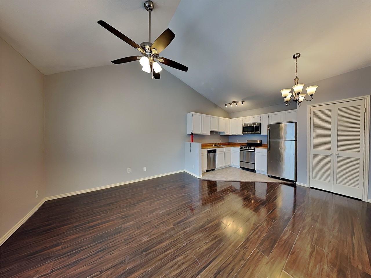 6108 Abrams Rd #323 - Photo 2 of 7