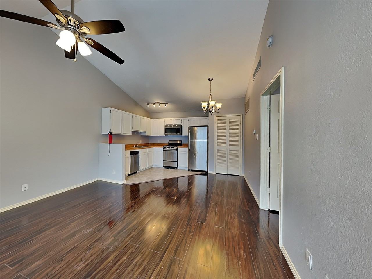 6108 Abrams Rd #323 - Photo 3 of 7