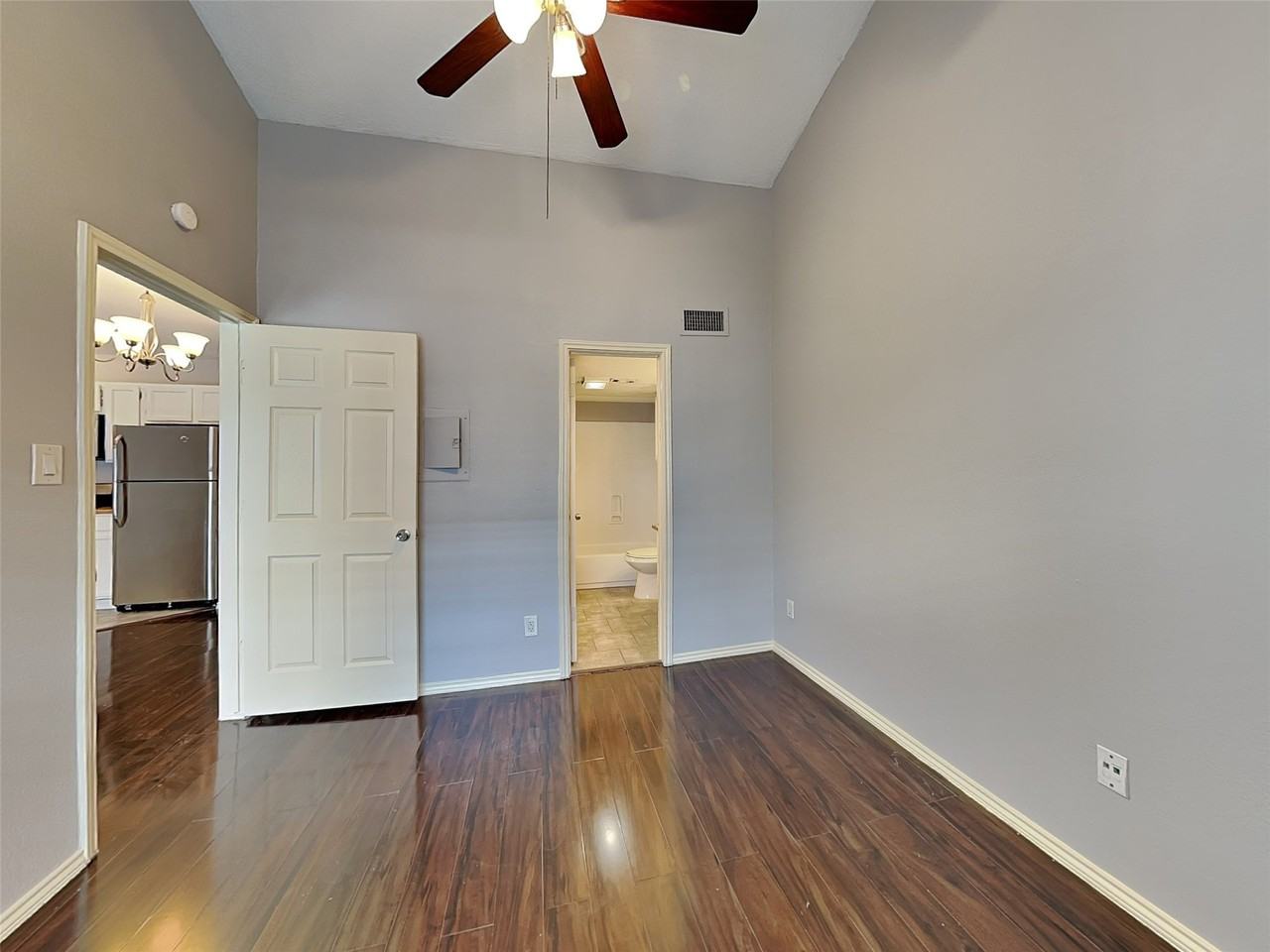6108 Abrams Rd #323 - Photo 5 of 7