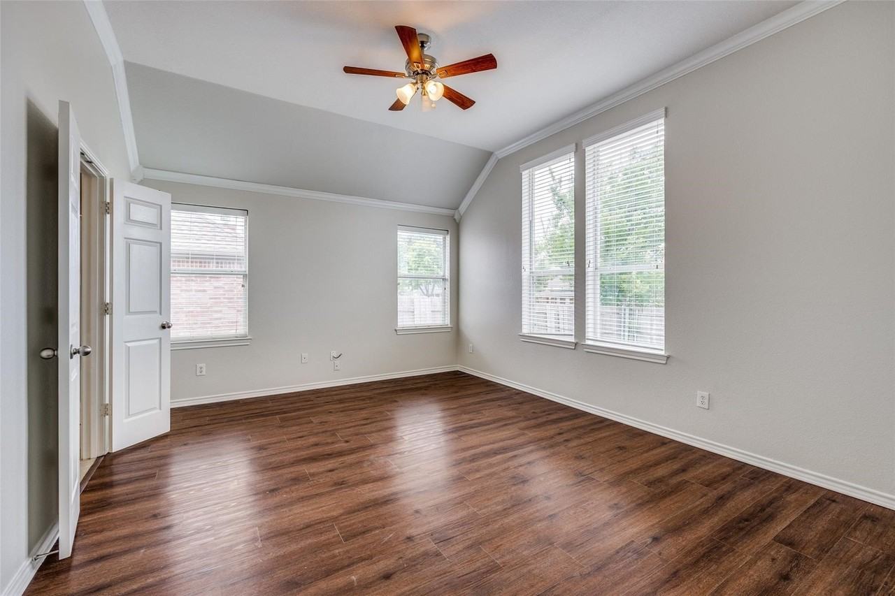 1304 Sierra Blanca Dr - Photo 5 of 12