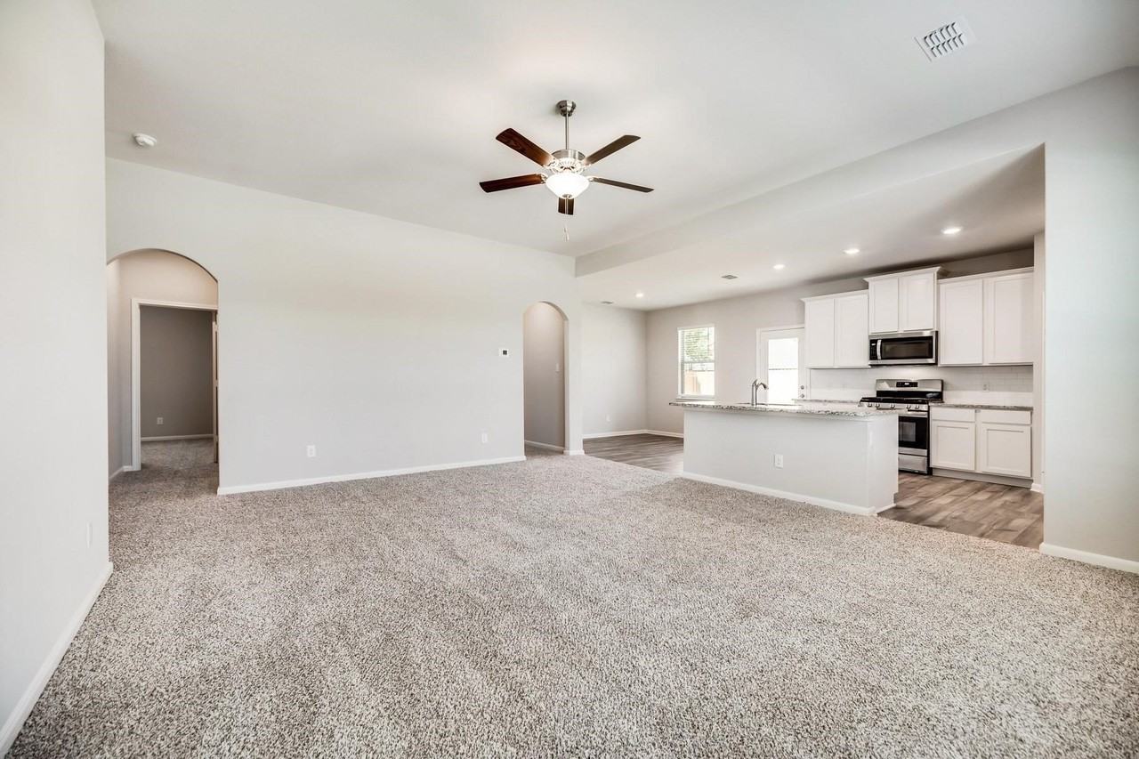 412 Harbor Oaks Dr - Photo 4 of 15