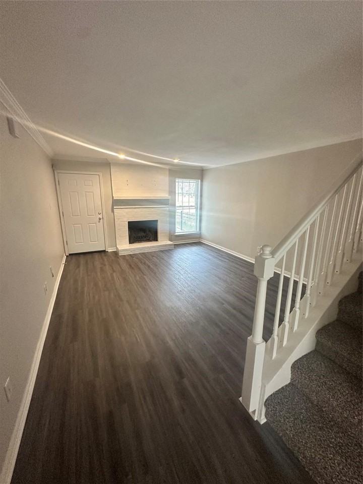 2268 Colony Ct - Photo 3 of 19