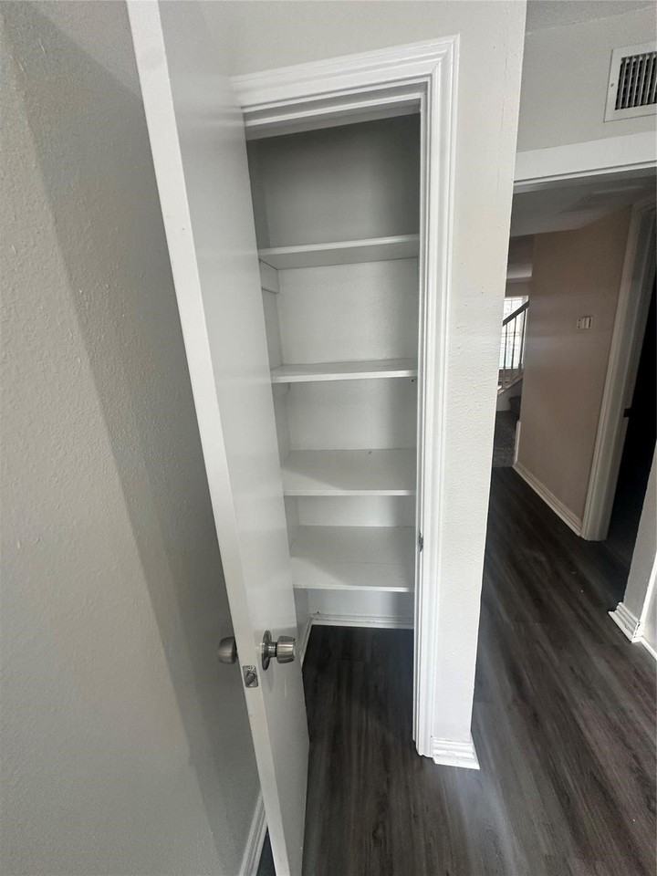 2268 Colony Ct - Photo 7 of 19