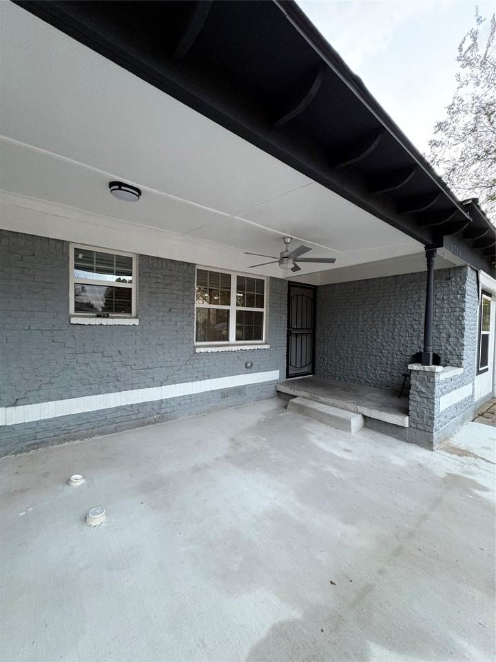 9550 Castlefield Dr - Photo 2 of 15