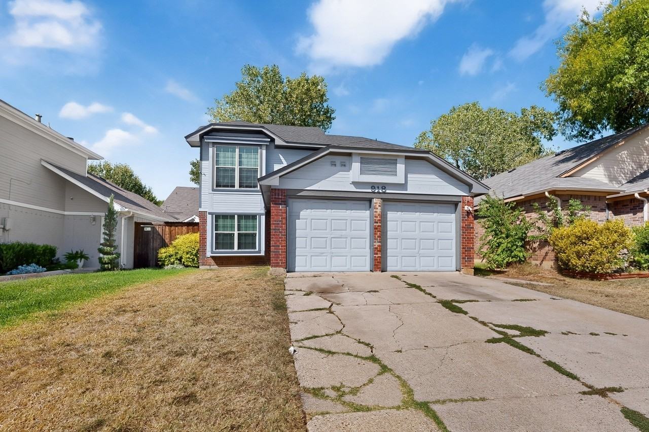 918 Sylvan Creek Dr - Photo 2 of 37