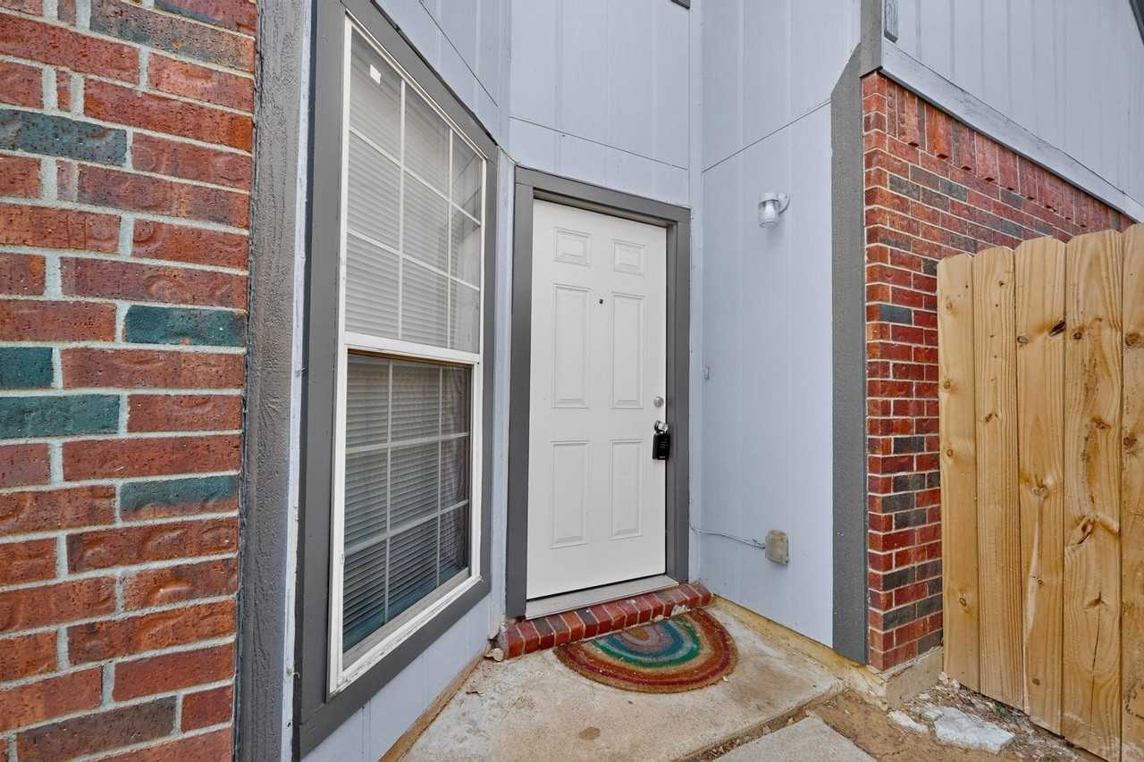 918 Sylvan Creek Dr - Photo 6 of 37