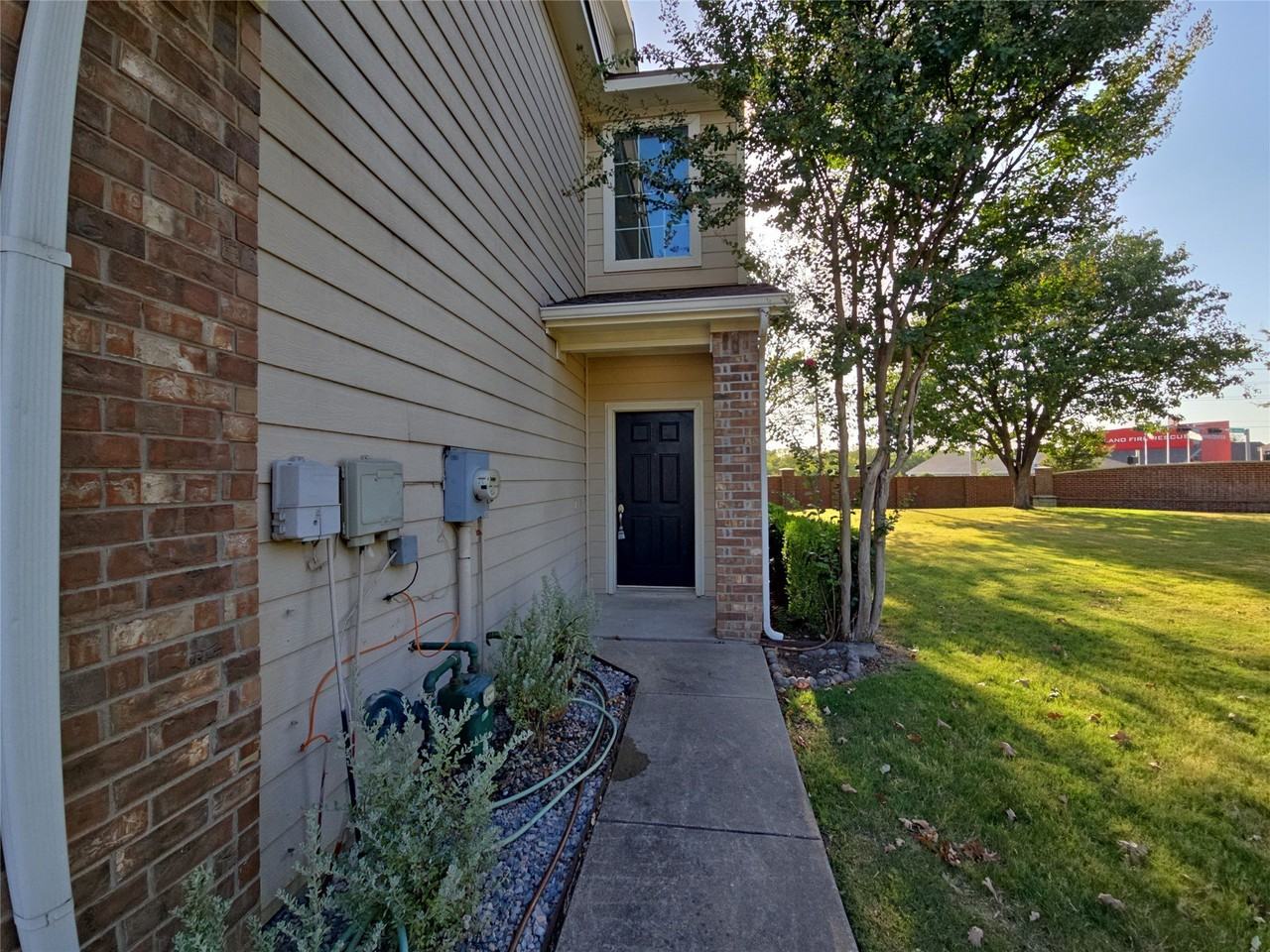 8621 Brunswick Dr - Photo 2 of 24
