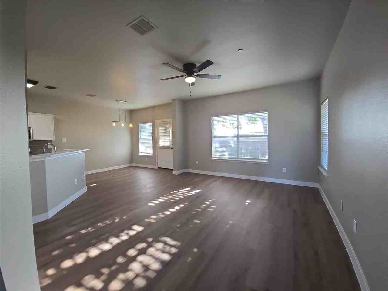 8621 Brunswick Dr - Photo 5 of 24