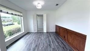 1521 Leicester St - Photo 3 of 35