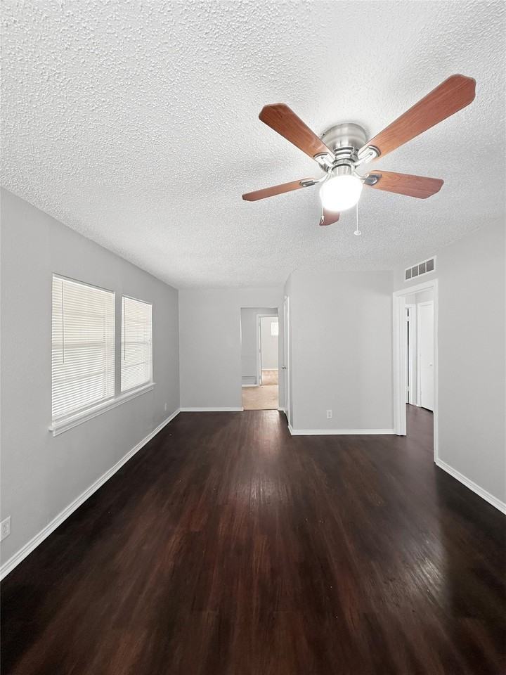 3520 Western Ave - Photo 3 of 20