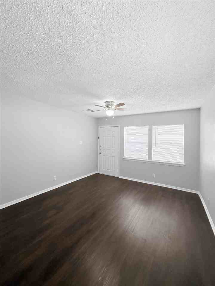 3520 Western Ave - Photo 5 of 20