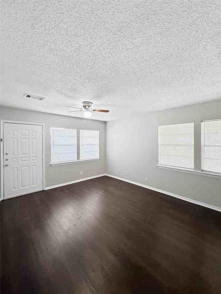 3520 Western Ave - Photo 6 of 20
