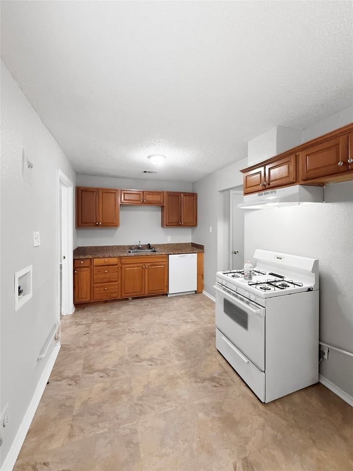 3520 Western Ave - Photo 7 of 20