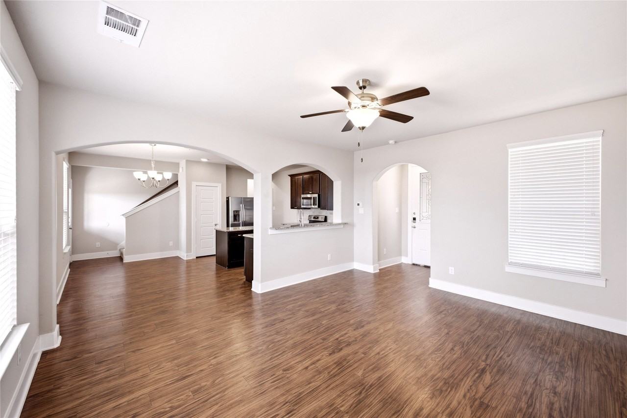 3904 Ashton Dr - Photo 5 of 20