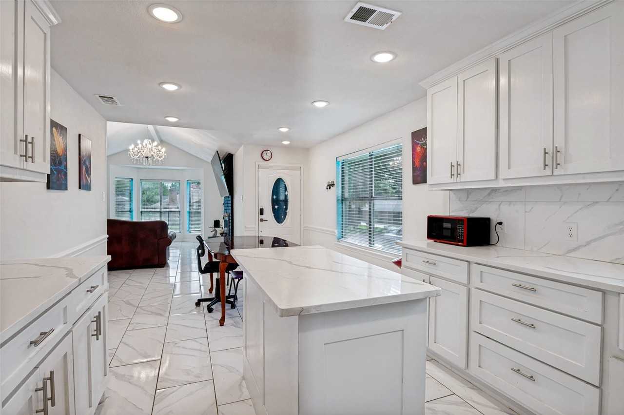 4108 Sunday Hill Dr - Photo 4 of 22