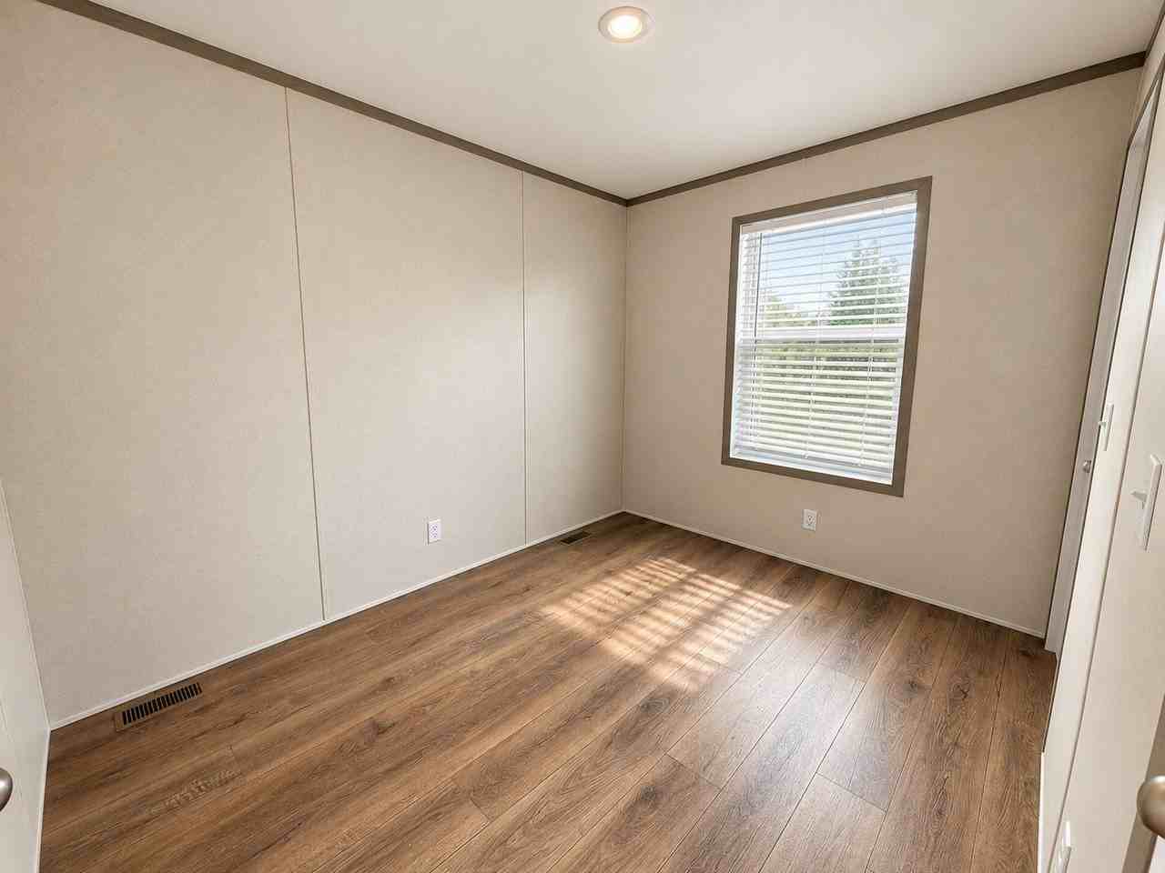 25164 Nuway Ave #120 - Photo 6 of 7