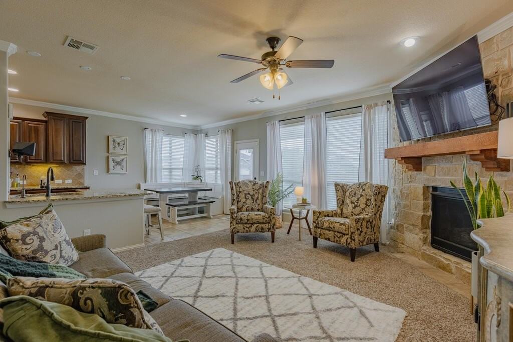 914R Founders Rd - Photo 3 of 36