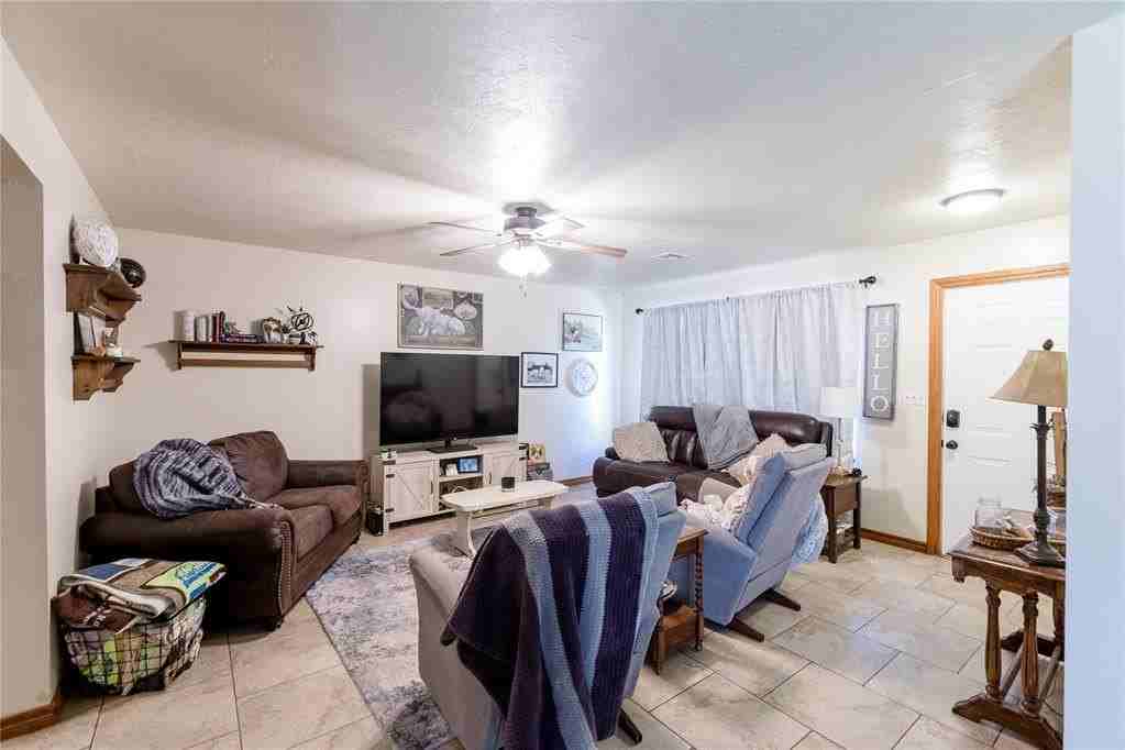122 Blue Ridge Dr - Photo 2 of 13