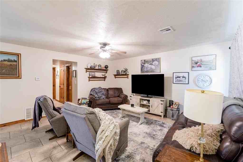 122 Blue Ridge Dr - Photo 3 of 13