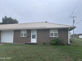 featured image of 1320 E 18th St