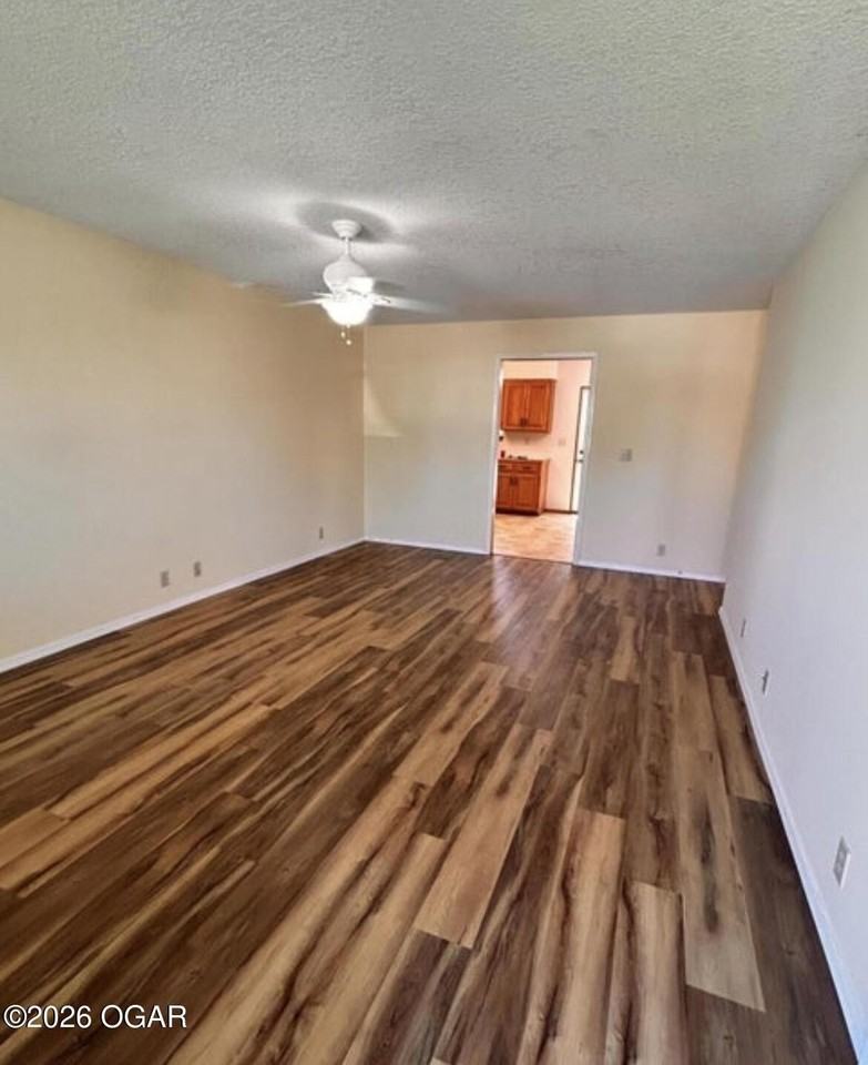 1320 E 18th St - Photo 2 of 19