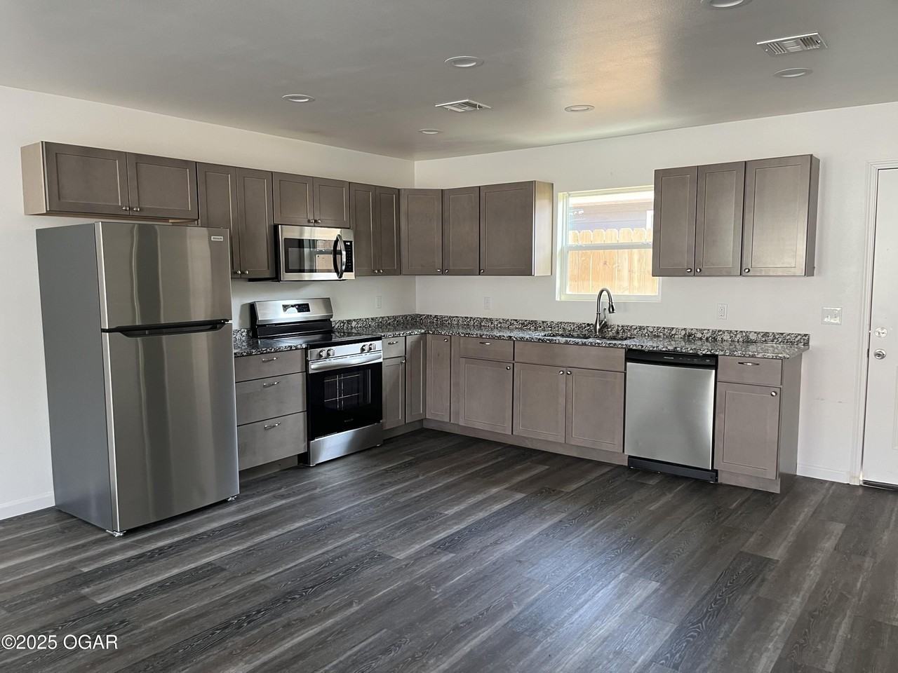 866 Virginia St #A - Photo 4 of 12