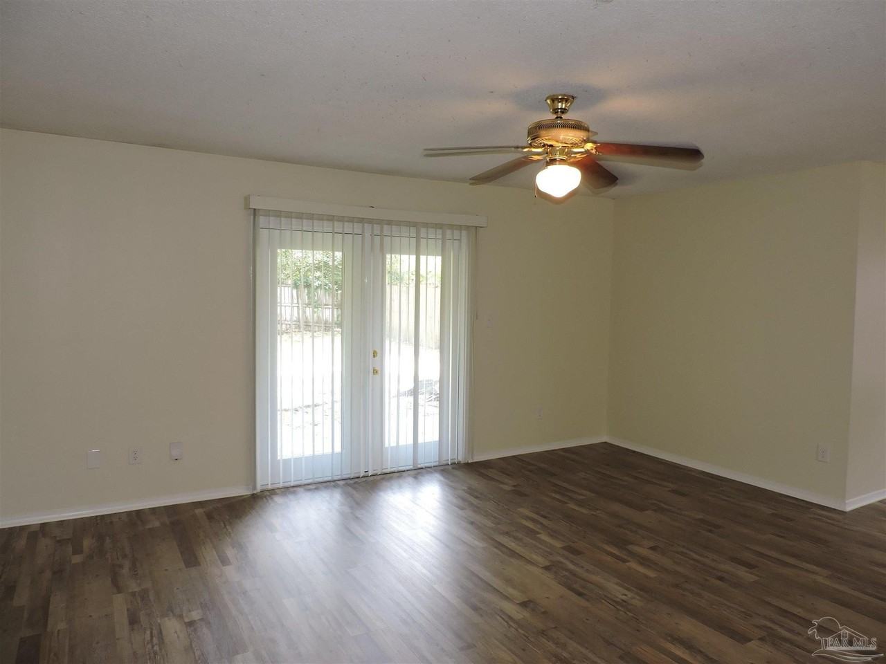 7705 Deborah Dr - Photo 3 of 24