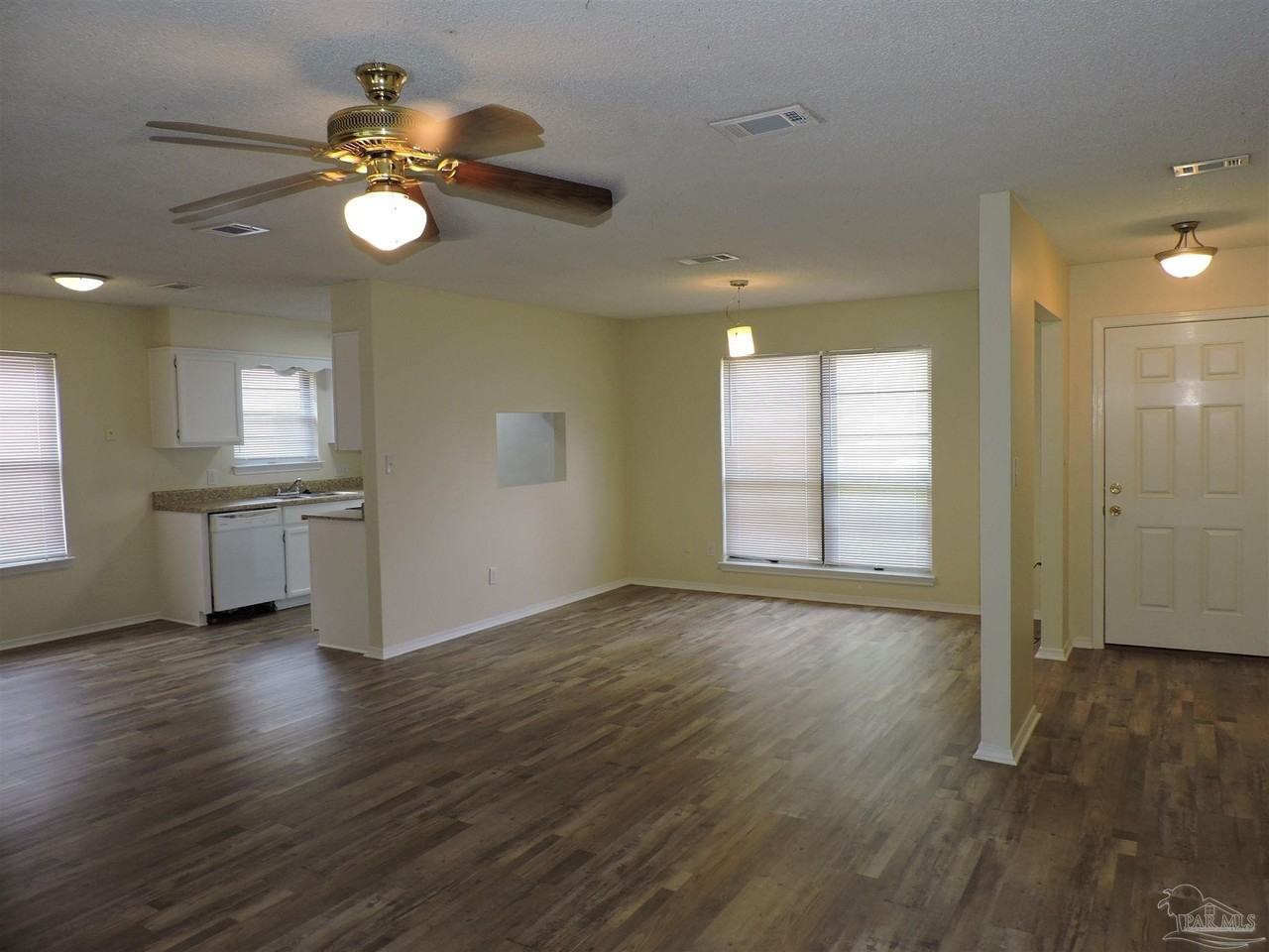 7705 Deborah Dr - Photo 4 of 24