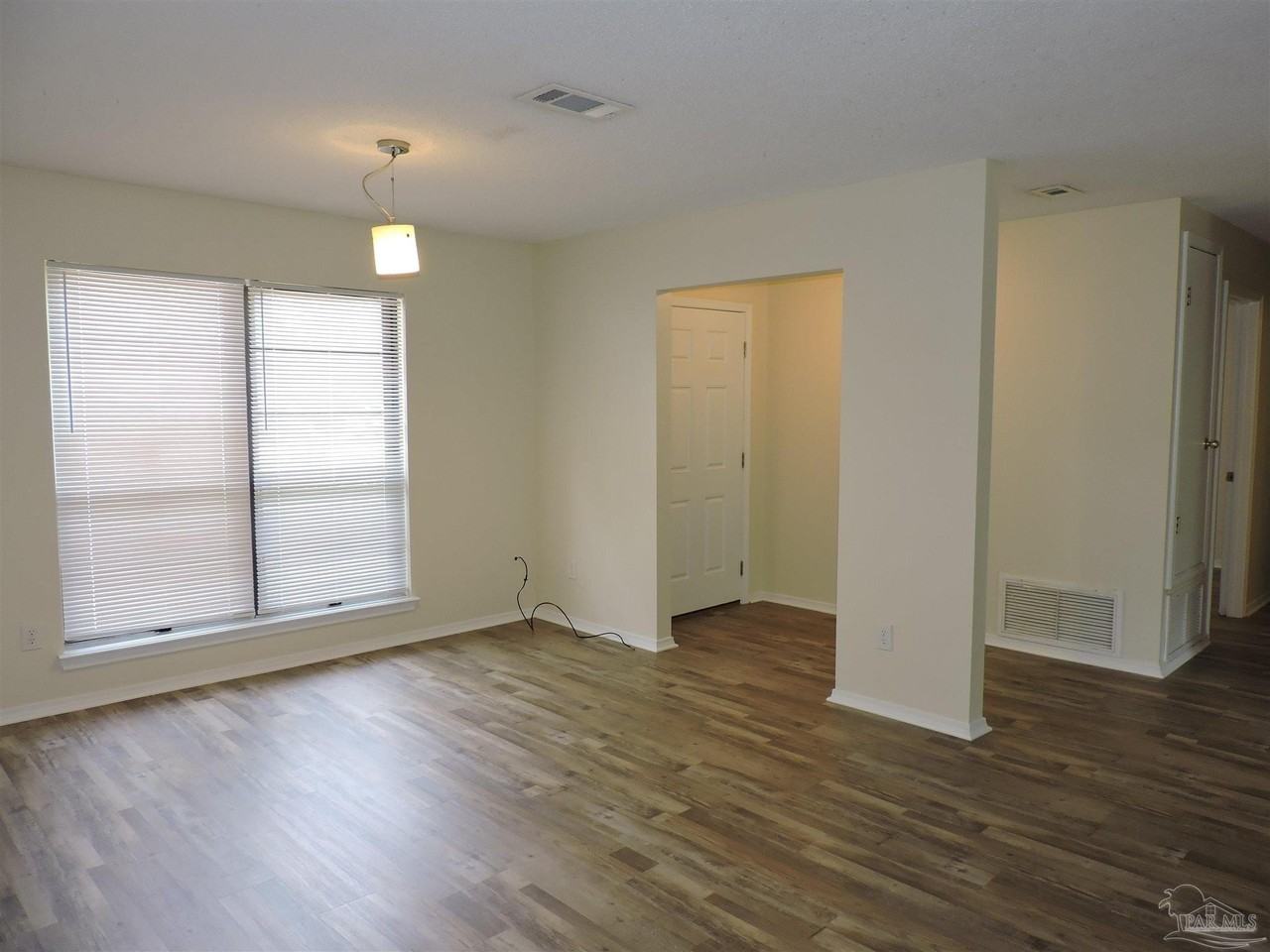 7705 Deborah Dr - Photo 6 of 24