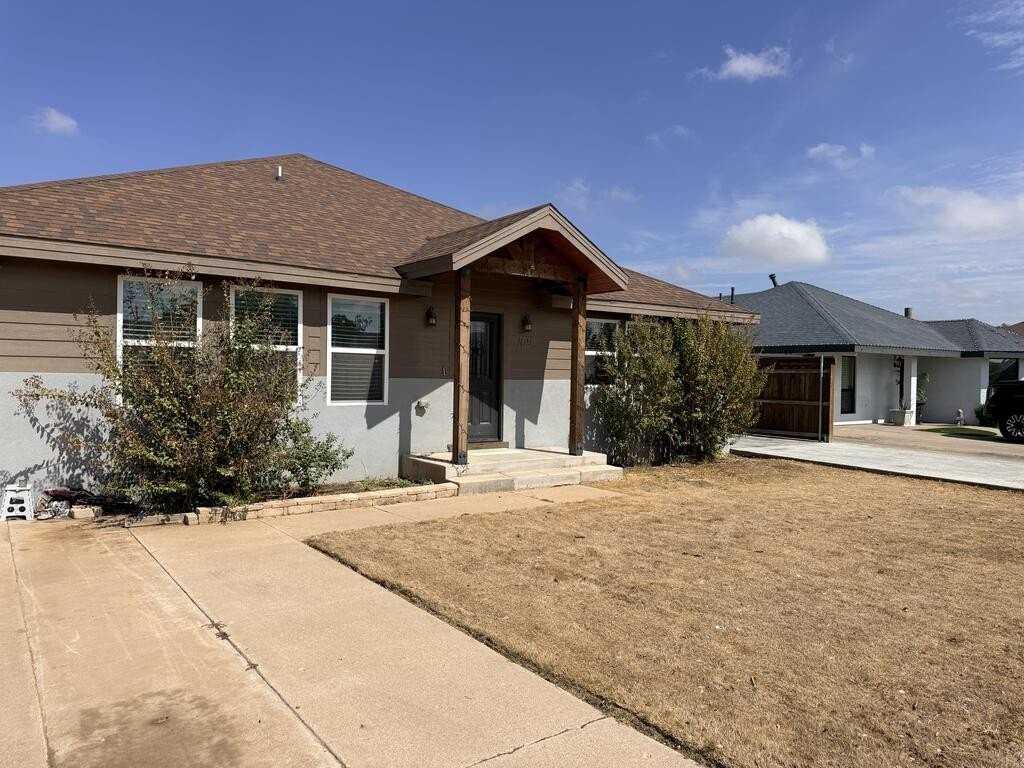 109 E Oak Ave - Photo 2 of 34