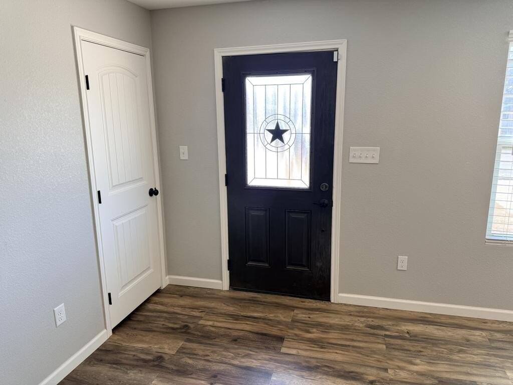 109 E Oak Ave - Photo 4 of 34