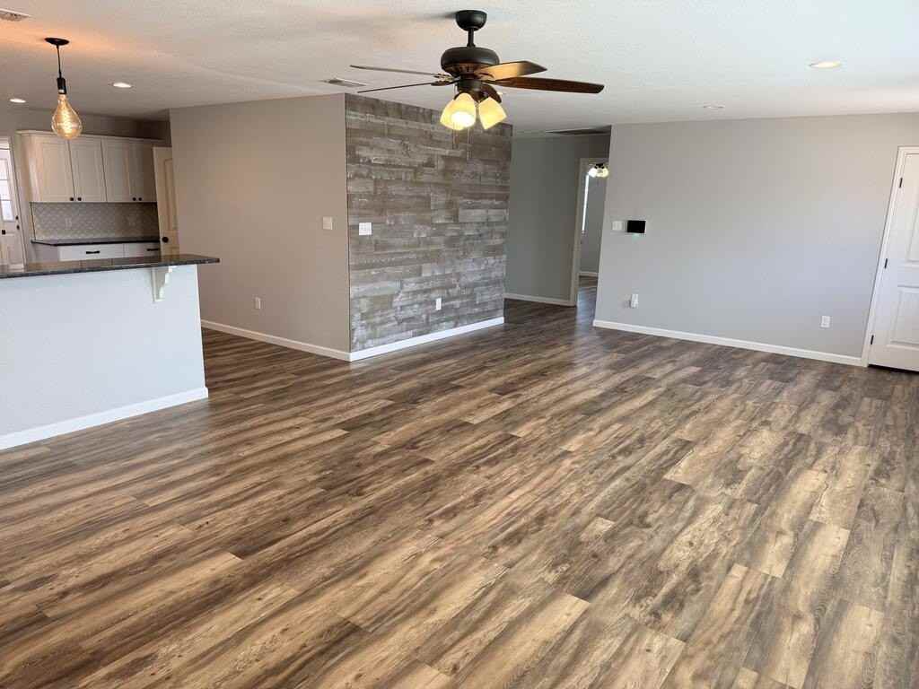 109 E Oak Ave - Photo 6 of 34