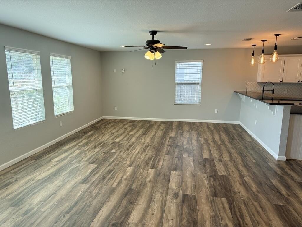 109 E Oak Ave - Photo 7 of 34