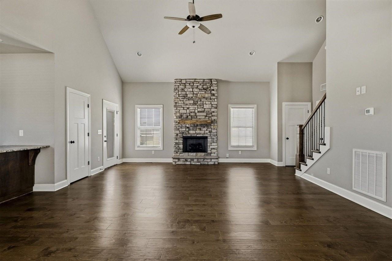 4130 Woodhaven Ave - Photo 3 of 31