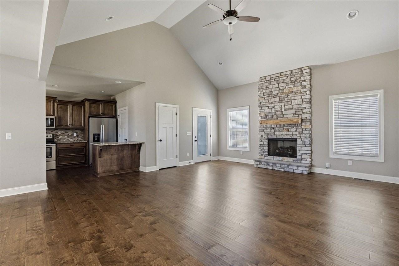 4130 Woodhaven Ave - Photo 5 of 31