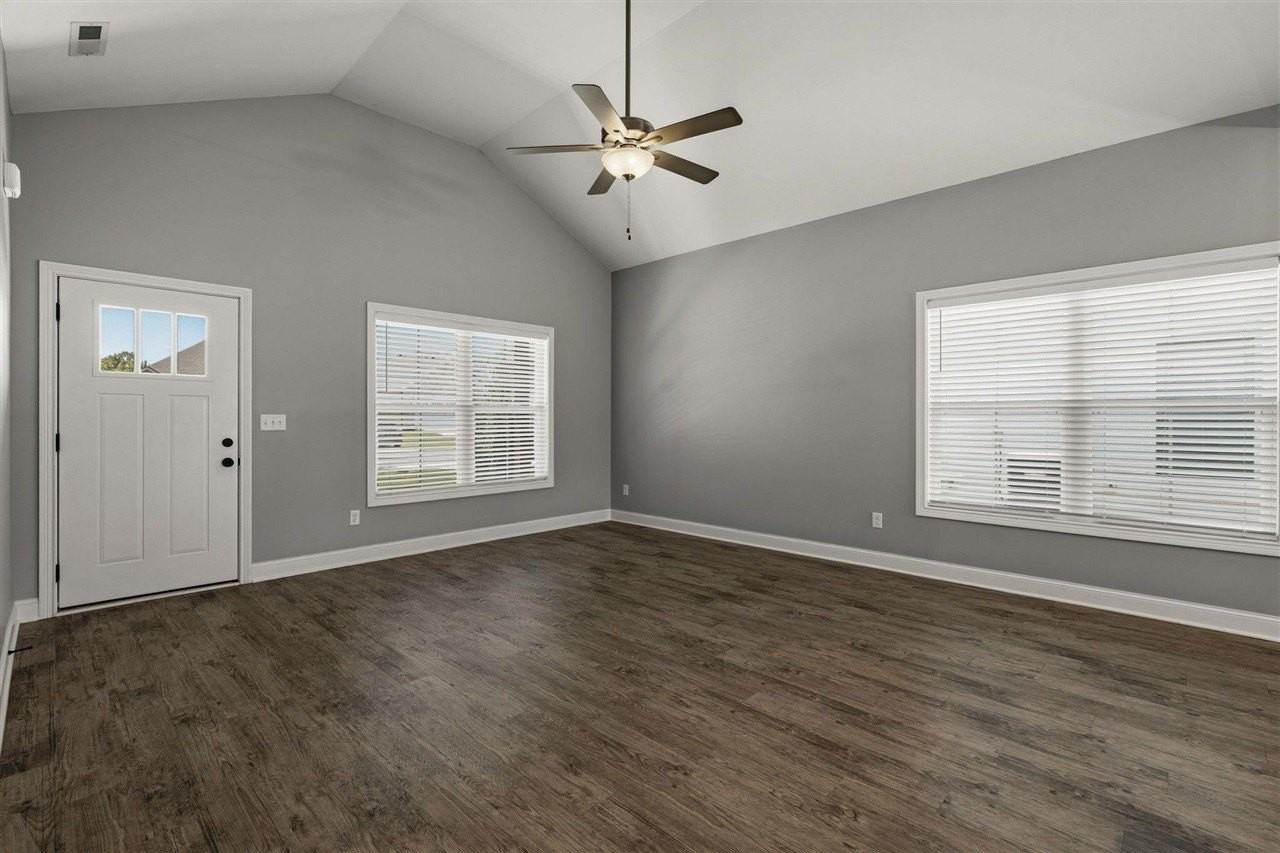 1220 Shallowford St - Photo 5 of 22