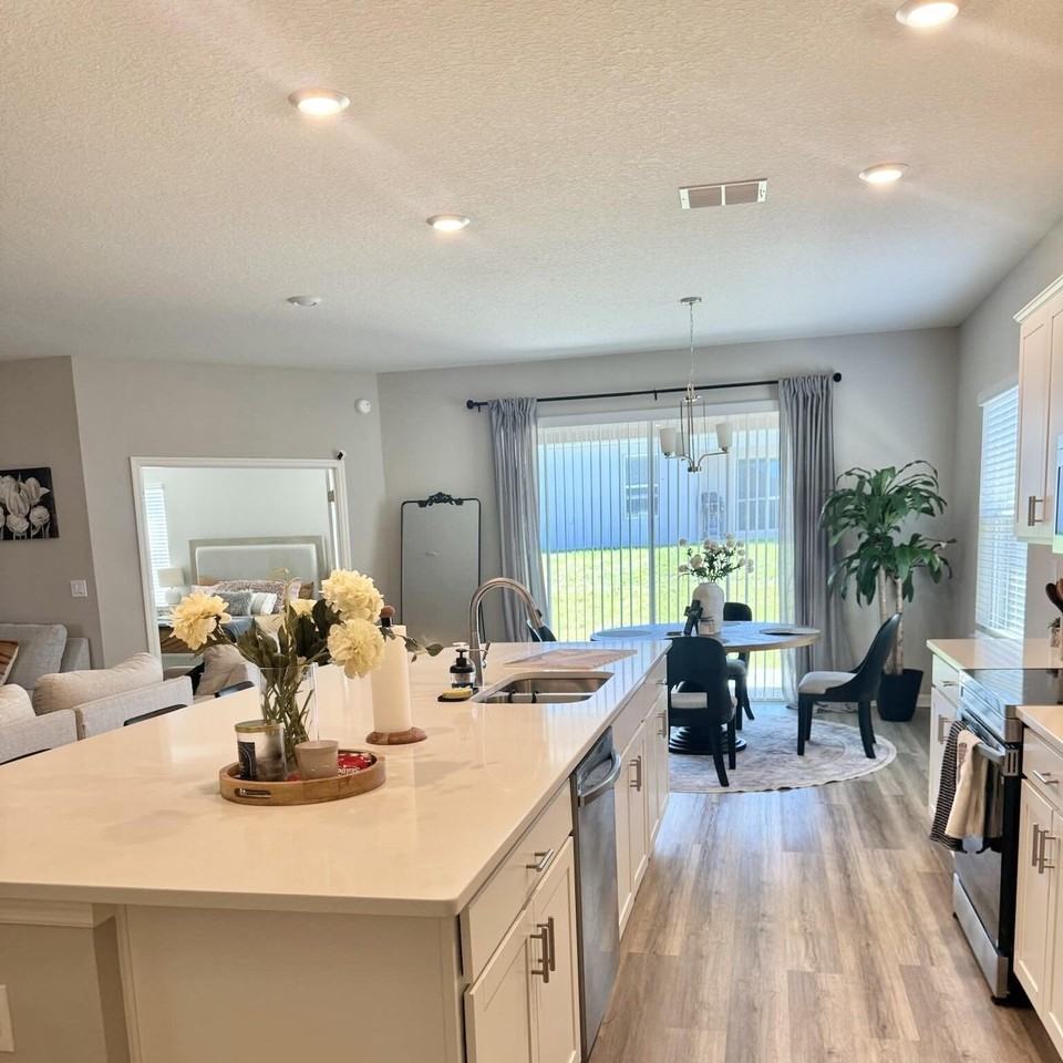 1444 Fleur Dr - Photo 3 of 10