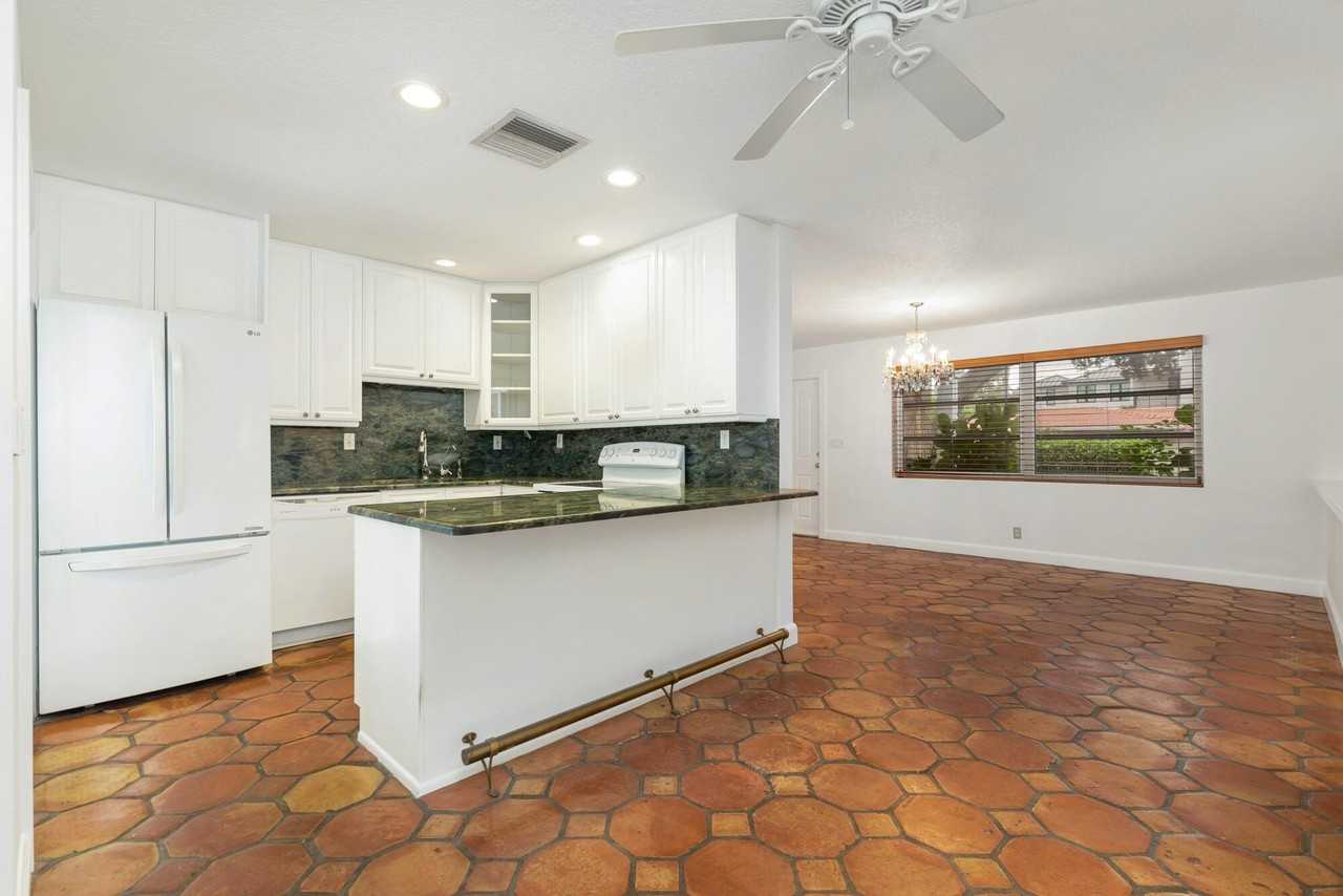 113 Gregory Pl - Photo 6 of 23