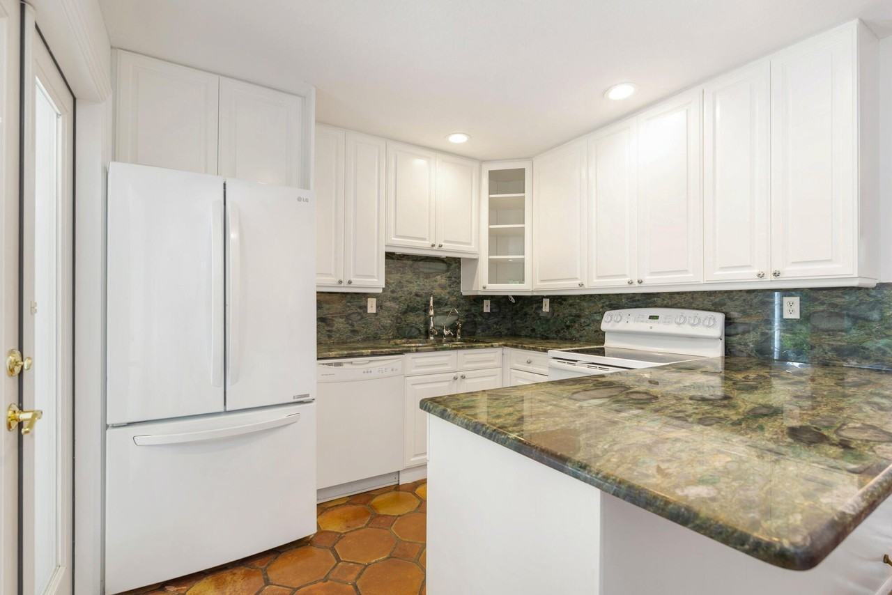 113 Gregory Pl - Photo 7 of 23
