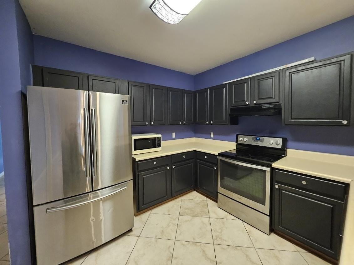 2957 Saginaw Ave - Photo 2 of 15